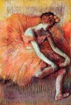 Эдгар Дега - Танцовщица поправляет балетку 1896